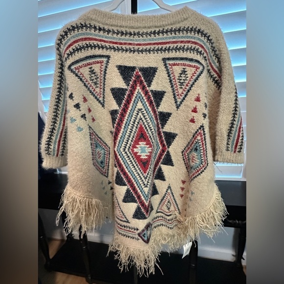 Fadivo | Aztec Poncho - Picture 4 of 5